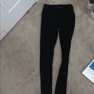 black leggings with pattern
